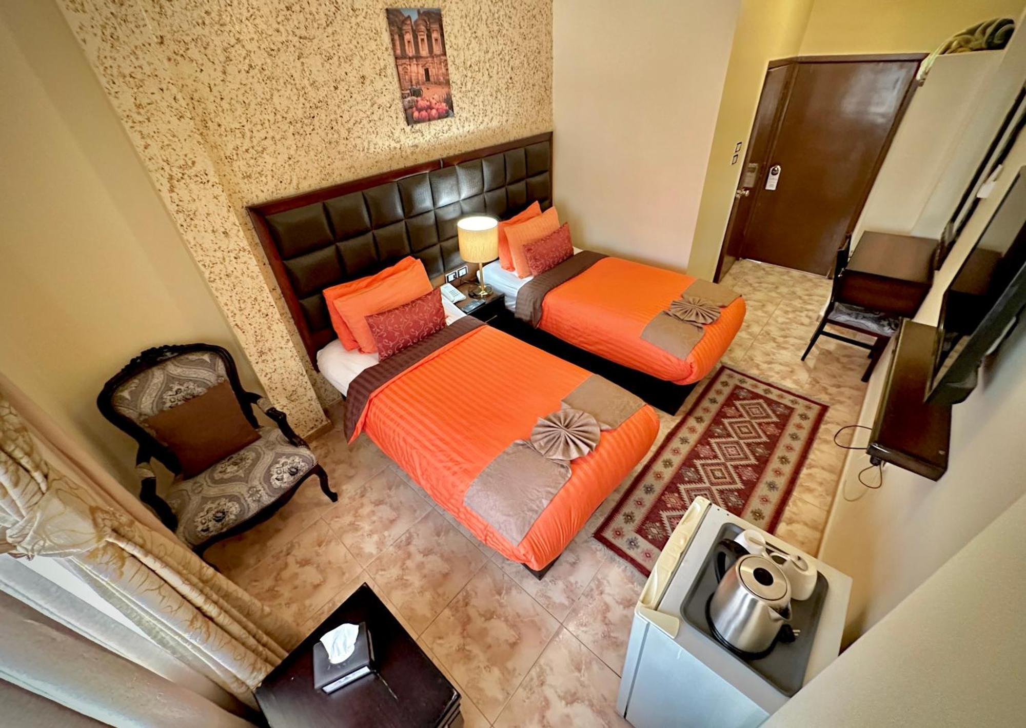 Anbat Midtown Hotel Вади Муса Экстерьер фото