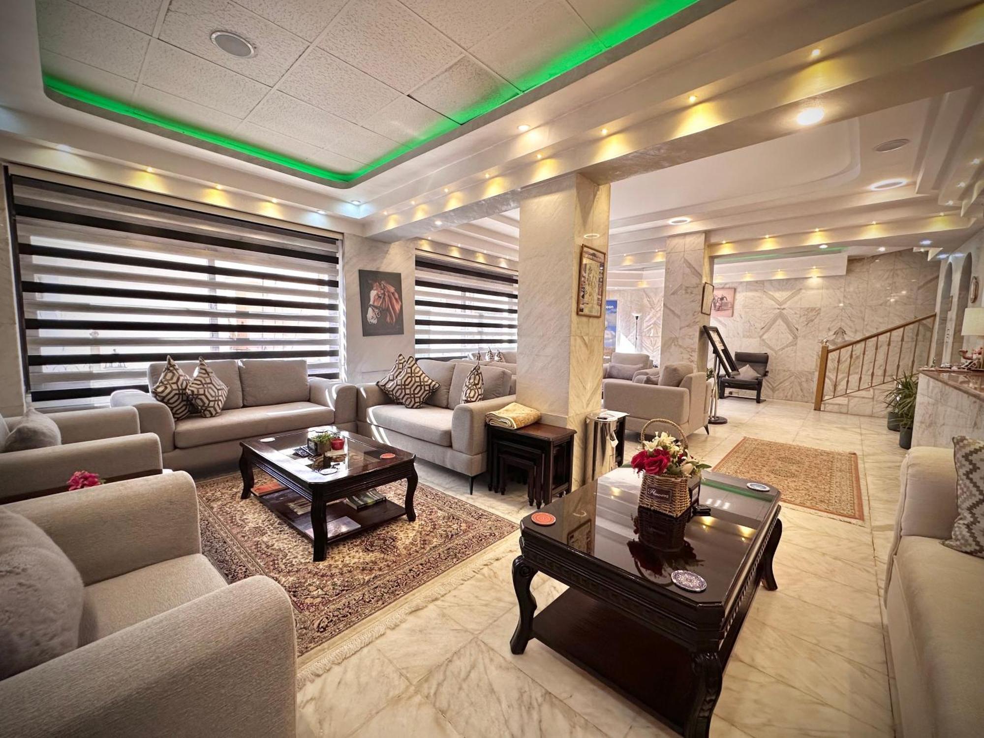 Anbat Midtown Hotel Вади Муса Экстерьер фото